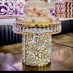 Gold & White Cake Table